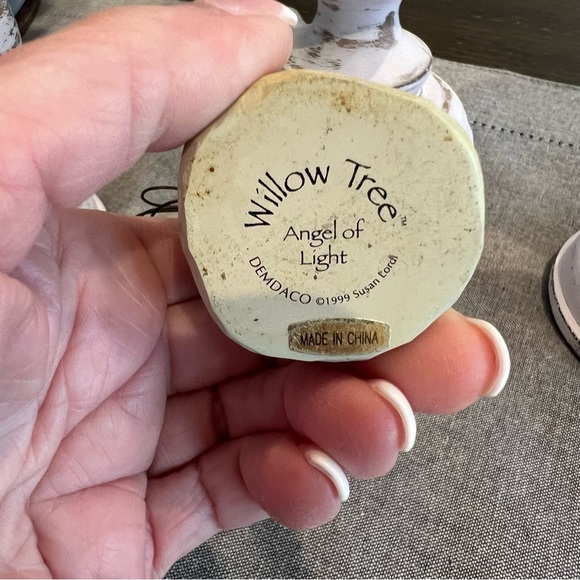 Willow Tree Angel of Light Figurine - Picture 5 of 5